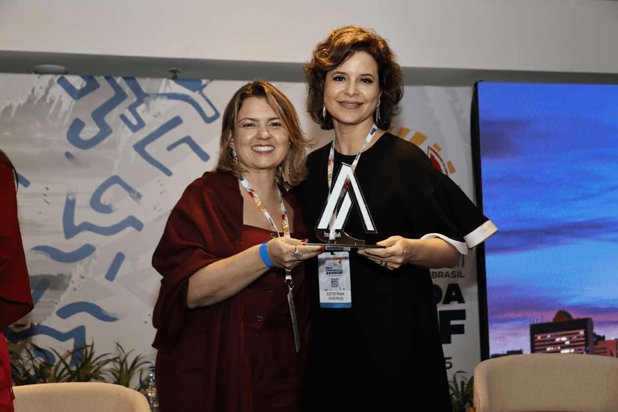Estefânia Viveiros é palestrante e homenageada no XXIX Congresso Nacional da Advocef em Fortaleza
